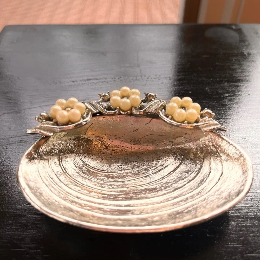 Faux Pearl Rhinestone Clam Shell Seashell Trinket Dish Beach Ocean Decor